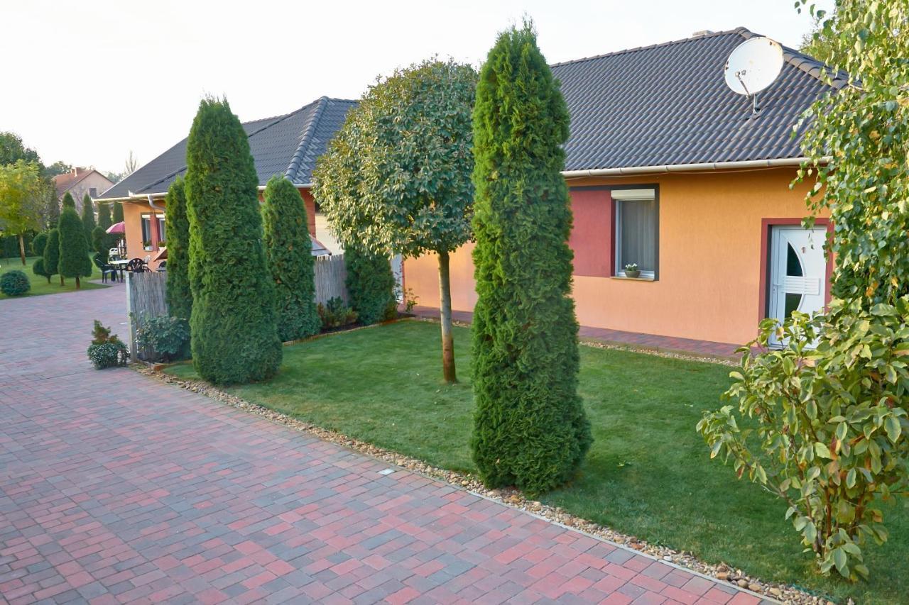 Homokhati Apartman Mórahalom Exterior foto