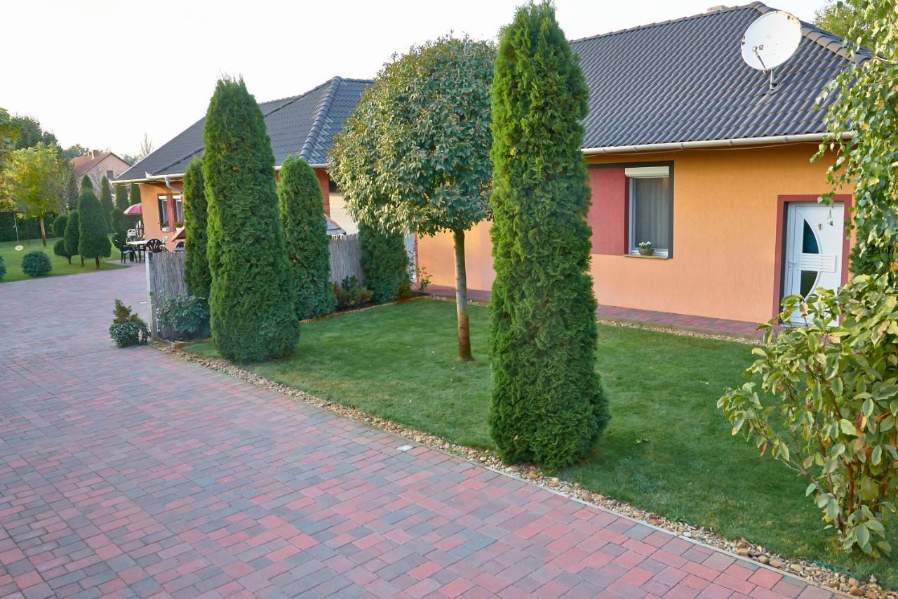Homokhati Apartman Mórahalom Exterior foto